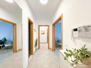 Meia Praia Poolside to Seaside Retreat #1936