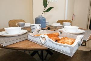 Spacious Apartment - Double and Sofa Bed - Wonderful Pavilion Views