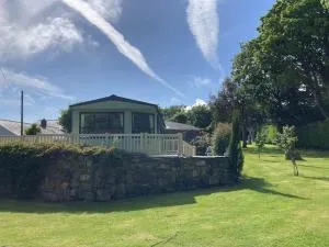 2 bedroom chalet in Chwilog on the Llyn Peninsula - Chwilog