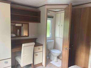 2 bedroom chalet in Chwilog on the Llyn Peninsula