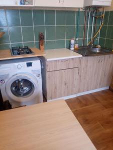 1 ком апартаменты на Олены Степанивны ,парковка