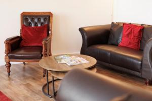 Jetty Cottage, a self-catering cottage sitting on the jetty, with sea view