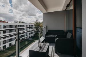 Black&White Bukowska18 B Apartment with Balcony and Garage