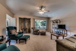 Casa Del Lago - Only 200 Yards from the Beach