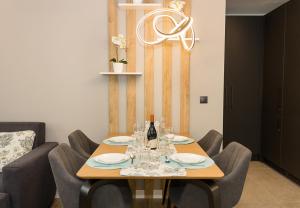 Modern Seaside Retreat 1BD Apartments by Flat Mаnager