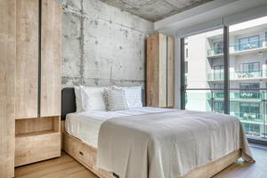 Downtown 1BR w Pool Gym WD nr Staples Center LAX-555