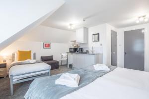 The Modern Cambridge Studio 8