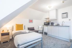 The Modern Cambridge Studio 8