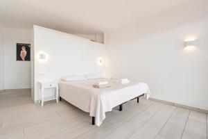 WELCS ATICO 042 EMP frente al mar con terraza