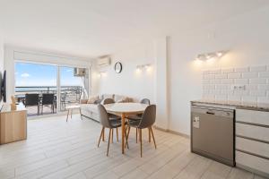 WELCS ATICO 042 EMP frente al mar con terraza