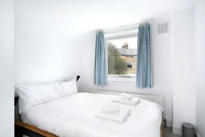 Lovely Top Floor Flat in Vibrant New Cross London