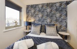 Dixons Yard, City Centre - Free Parking