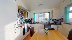 F43 Hazebrook, Riviere Towans