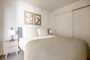 South Lake 1br w wd roof nr Lake SEA-482