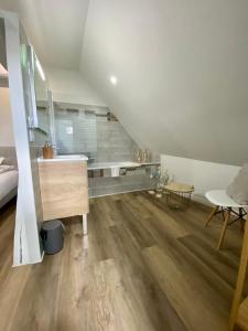 Appartements Comfortable air-conditioned T3 in the heart of Amboise with parking space : photos des chambres