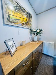 Peace Lodge with Hot Tub