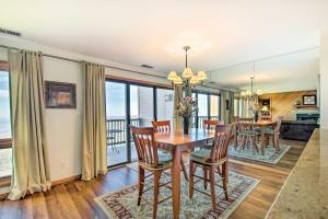Wintergreen Condo with Balcony and Mountain Views!