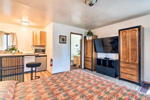 Loveland Vacation Rental - 1 Mile to Lake!