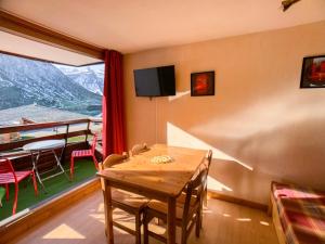 Studio confortable et lumineux, proche des pistes et commerces, balcon, animaux admis - FR-1-502-423