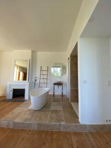 Villas Chateau Bernon Gite 15 Personnes : photos des chambres