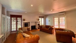 Elm Tree House - Dullstroom - holiday home
