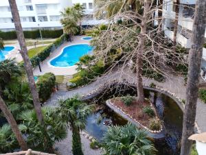 Spacious apartment in Roses, 60 m², shared pool