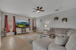 6 Bedroom Luxury Pool Home, Ensuite Bathrooms