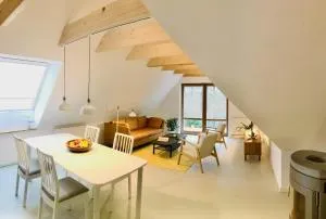 Moorblick! Große Dachwohnung mit Kamin und Sauna - Rantzauhöhe