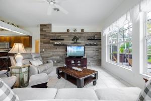 Solar Heated Pool, Hot Tub, Kayaks, Canal Views - Villa Tranquil Haven- Roelens Vacations