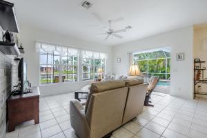 Solar Heated Pool, Hot Tub, Kayaks, Canal Views - Villa Tranquil Haven- Roelens Vacations