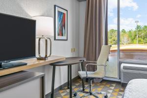 Double Suite - Non-Smoking room in Holiday Inn Express Hotel & Suites Lucedale an IHG Hotel