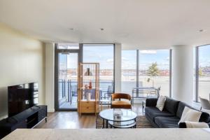 South Lake 2br w gym roof nr downtown SEA-553