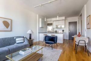 Midtown West 1br w gym wd doorman nr Hudson NYC-1102