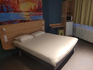 Hotels KYRIAD DIRECT LYON NORD - Dardilly : - 1 lit double + 1 lit simple  - Occupation simple - Non remboursable