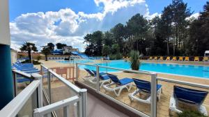 Maisons de vacances Bungalow de 3 chambres avec piscine partagee terrasse et wifi a Saint Jean de Monts a 3 km de la plage : photos des chambres