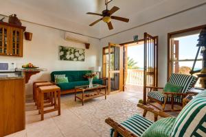 Villa 99-Beachfront-Pool-Luxury Villa