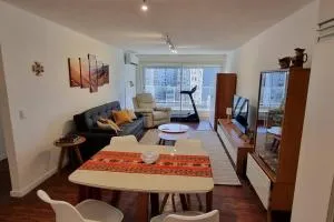 Presno 02 - piso 9 bien ubicado - Montevideo