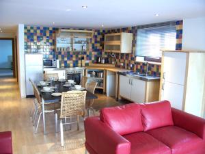 Villa Edelweiss - 3 to 6 Guests - private use of indoor pool, sauna and garden terrace