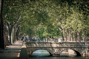 Maisons de vacances The house of the Jardins de la Fontaine - Jacuzzi heart of town : photos des chambres