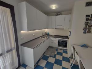 Appartamento LAzalea - a due passi da Numana con grande terrazzo e piscina condominiale stagionale