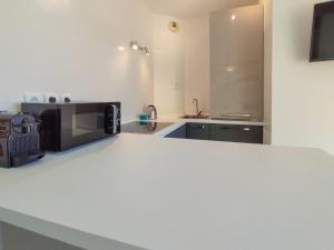 Appartements BH - Le Monte Cristo - Parking, Terrasse, Vue mer : photos des chambres