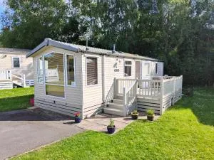 Holiday home sleeps six - West Moors