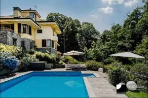 Villa Olivia con piscina e sauna a pochi minuti da Arona - Paruzzaro