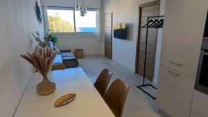 Appartements Superb apartment with sea view, 200m from beach : photos des chambres