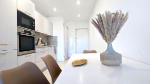 Appartements Superb apartment with sea view, 200m from beach : photos des chambres