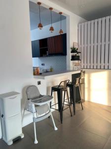 Madina Monochrome Homestay SYARIAH