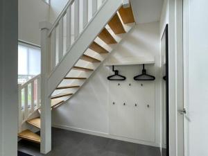 Villa by Tjeukemeer with Sauna & Whirlpool