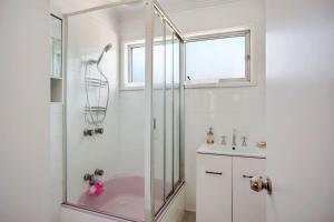 Beach Days Family Escape, Dromana