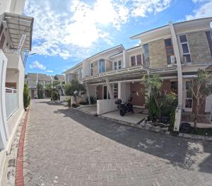 Ndalem Ngadimulyo Homestay Jogja Family Only