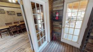 Line Shack On Tenderfoot Trail With High Speed Wifi